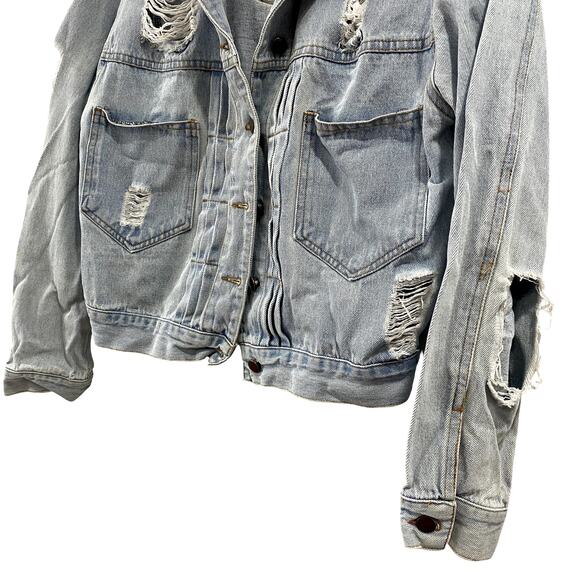 Kendall & Kylie light wash jean jacket 100% Cotton in medium - Picture 4 of 8